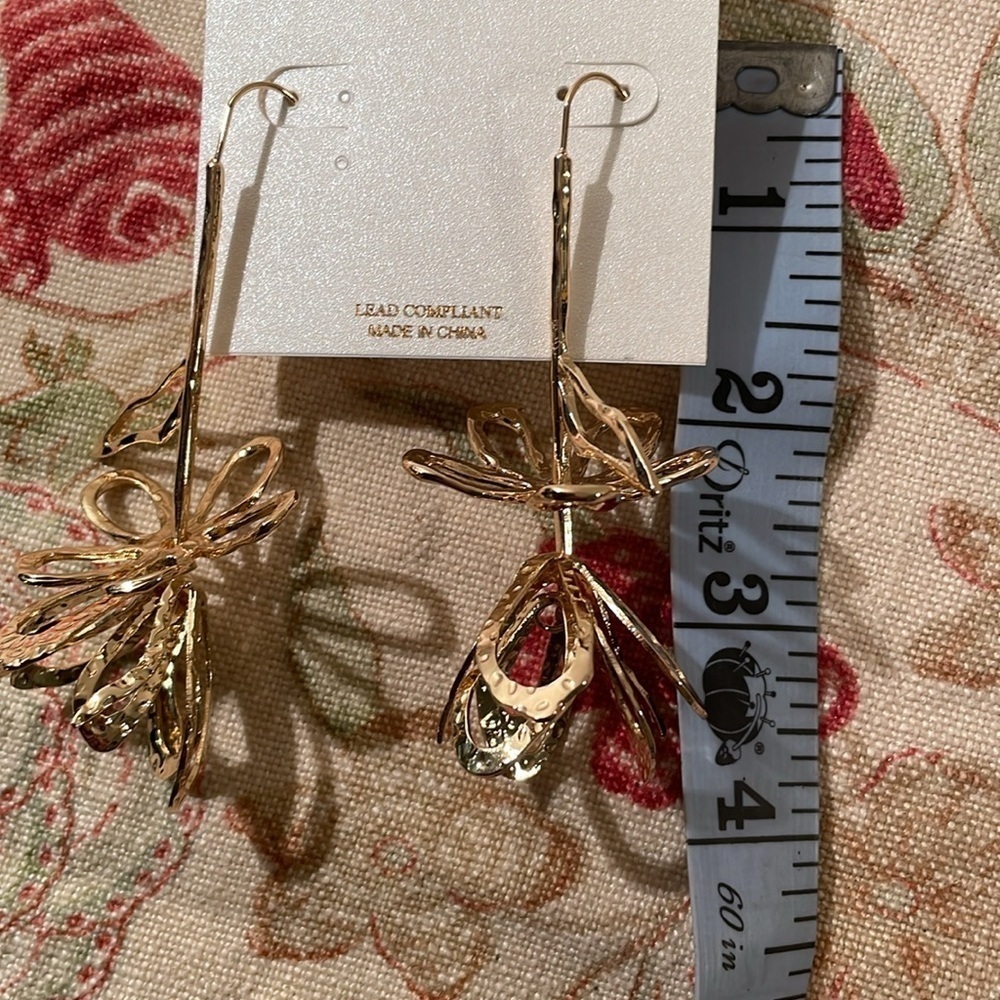 Natasha Gold Tone Upside Down Flower Pierced Hook Ear Rings - Picture 4 of 7